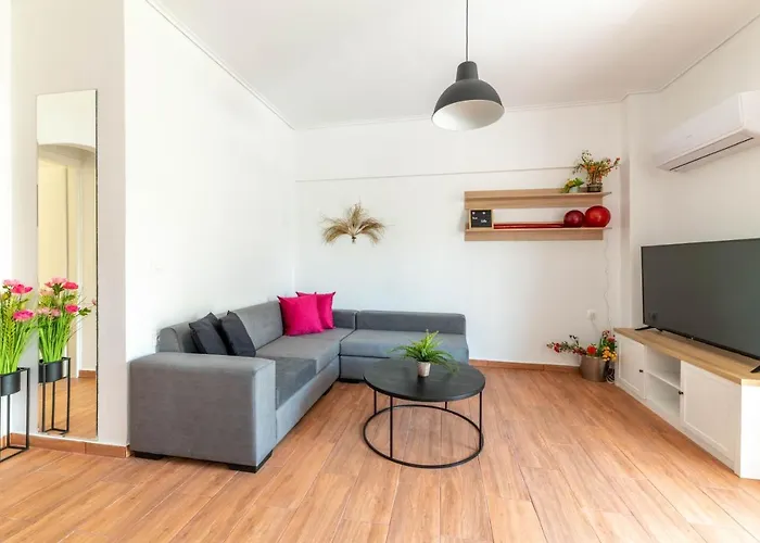 Modern Escape Near Riviera & Niarchos Foundation!