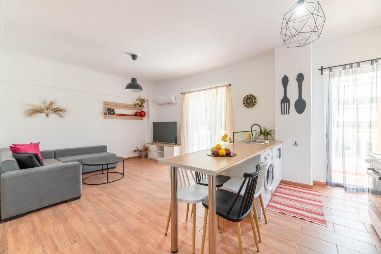 Modern Escape Near Riviera & Niarchos Foundation! Apartment